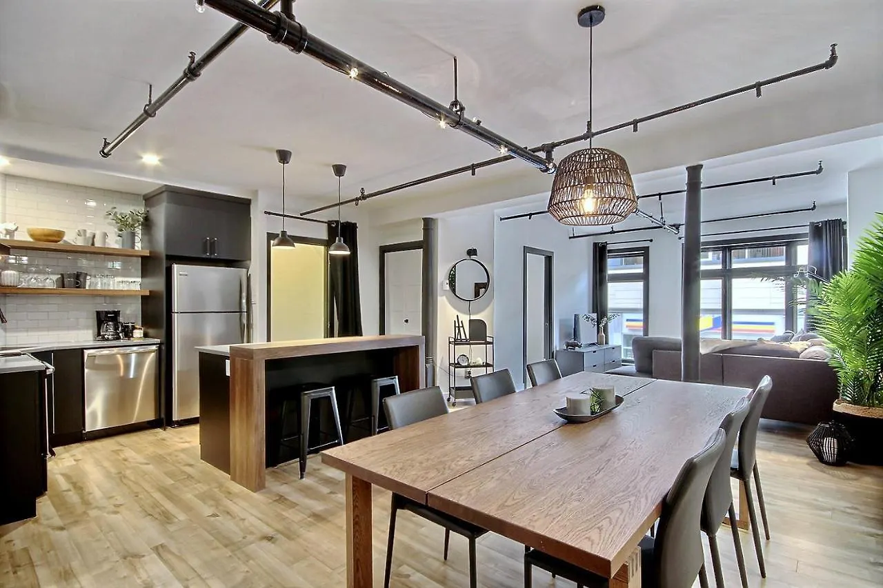 Le Gentleman // Downtown Spacious Condo Ville de Québec Canada